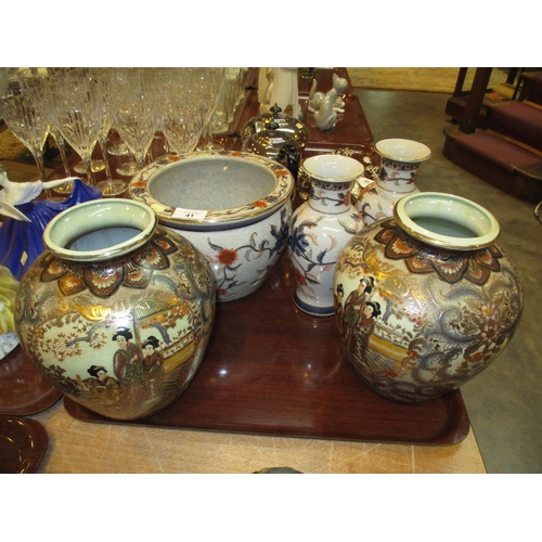 41 - Two Pairs of Oriental Vases and a Jardinière