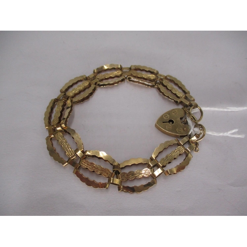 418 - 9ct Gold Gate Bracelet, 8.06g