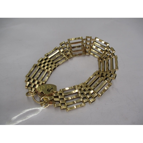 426 - 9ct Gold Gate Bracelet, 18.59g