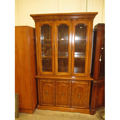 603 - American Style Display Cabinet, 117cm