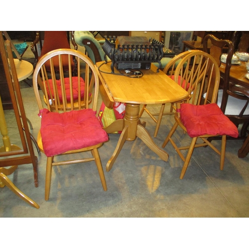 622 - Drop Leaf Kitchen Table with 4 Chairs