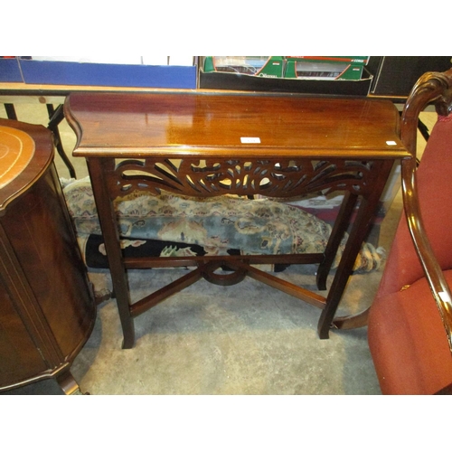 634 - Reproduction Mahogany Hall Table, 83cm