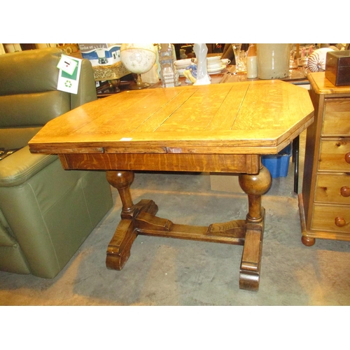 674 - 1930's Oak Draw Leaf Dining Table