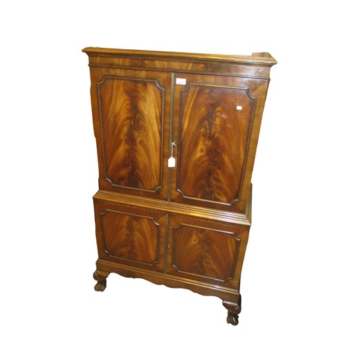 627 - Reproduction Mahogany Cocktail Cabinet, 79cm