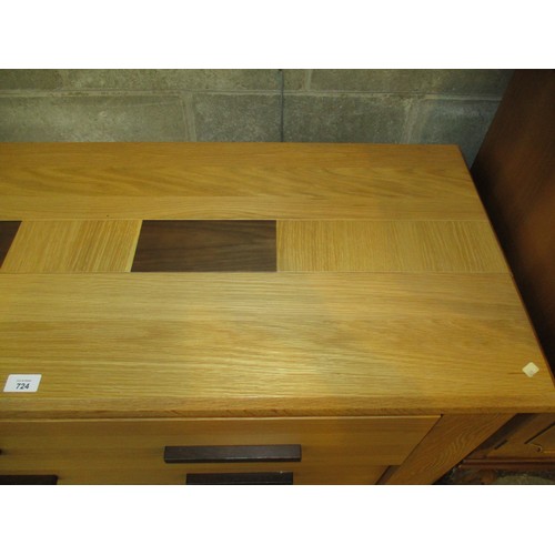 724 - Modern Oak Chest of 3 Drawers, 125cm