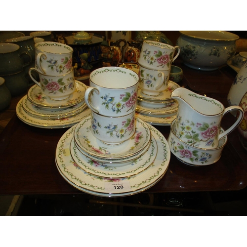 128 - Paragon Tay 'San 25 Piece Tea Set