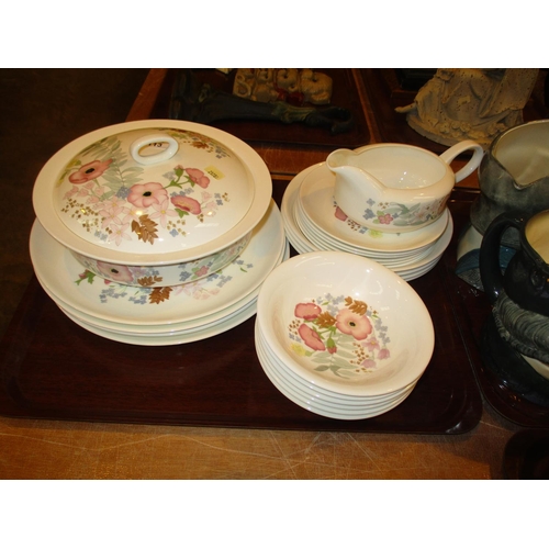 113 - Wedgwood Meadow Sweet Dinner China, 21 pieces