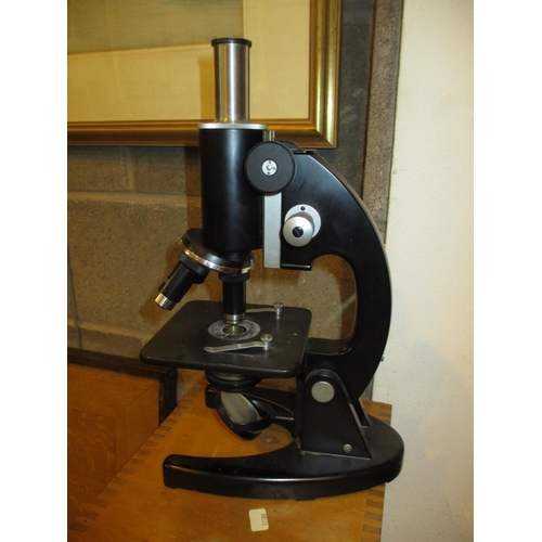 98 - Zeiss Winkel Microscope 132511