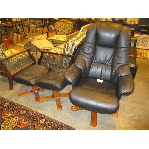 606 - Modern Lounge Chair with 2 Stools