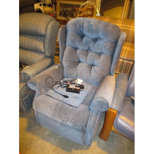 625 - Celebrity Electric Riser Recliner Easy Chair