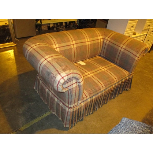 629 - Neat Size Chesterfield Settee, 155cm