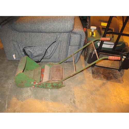 681 - Vintage Webb Childs Lawnmower