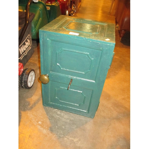 690 - Small Safe with Key, 46x31x31cm