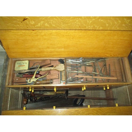 668 - Joiners Tool Trunk with a Good Collection of Tools