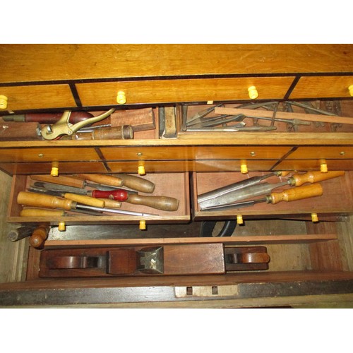 668 - Joiners Tool Trunk with a Good Collection of Tools