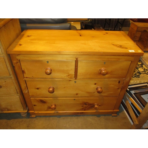 722 - Pine Chest of 4 Drawers, 95cm