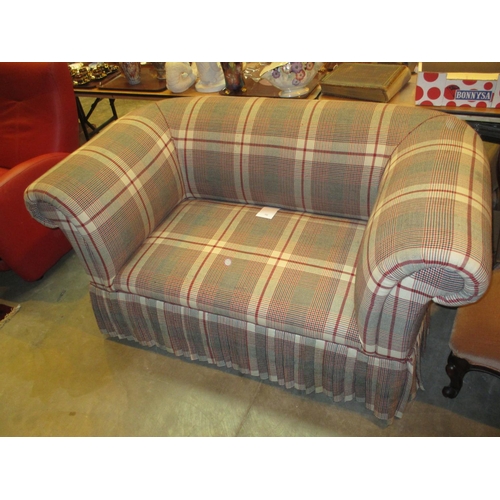 733 - Chesterfield Settee