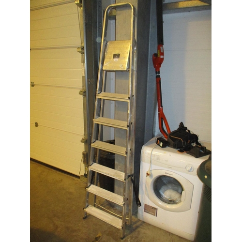 772 - Aluminium Step Ladder