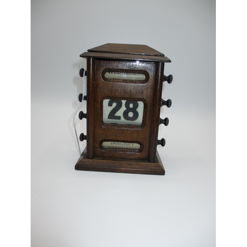 233 - Early 20th Century Oak Perpetual Calendar, 15cm high