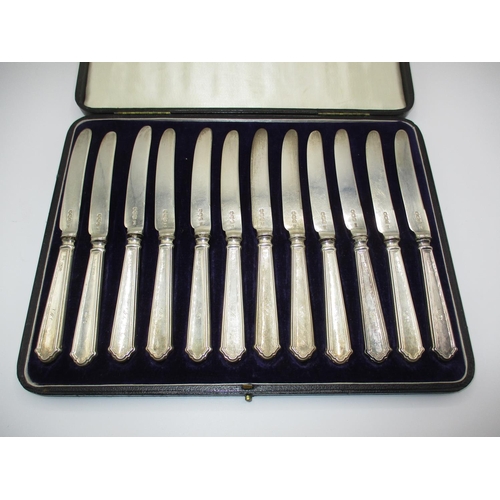 305 - Cased Set of 12 Silver Tea Knives, Sheffield 1920 by Walker & Hall