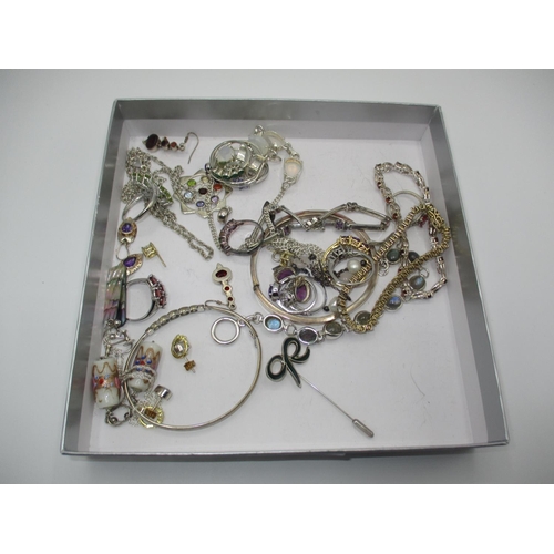 366 - Selection of Jewellery including Silver