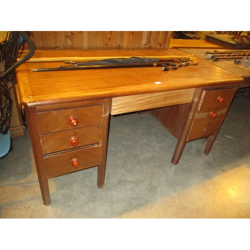 466 - Mahogany Double Pedestal Desk, 150x82cm