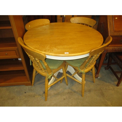 551 - Extending Kitchen Dining Table with 4 Chairs