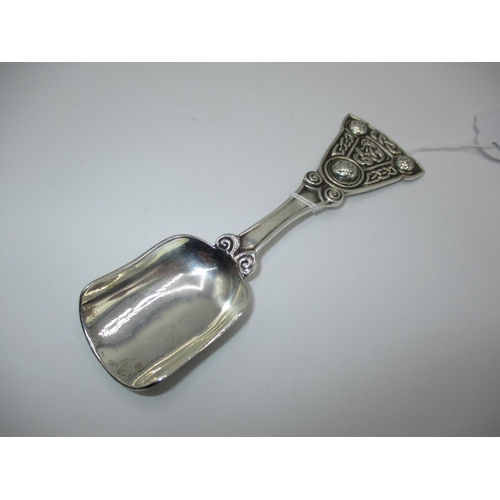 622 - Alexander Ritchie Iona Silver Caddy Spoon, Tapering Handle with 3 Celtic Bosses and Interlaced Knotw... 