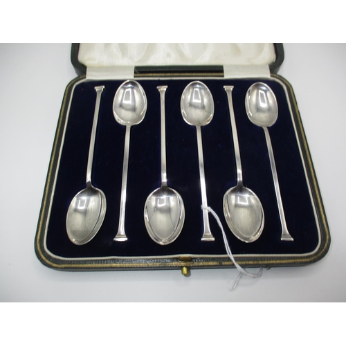 629 - Set of 6 Silver Teaspoons with Seal Top Finials, Sheffield 1922, in fitted case