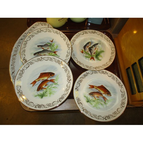 34 - Emaux De Limoges Porcelain Fish Service, 14 pieces