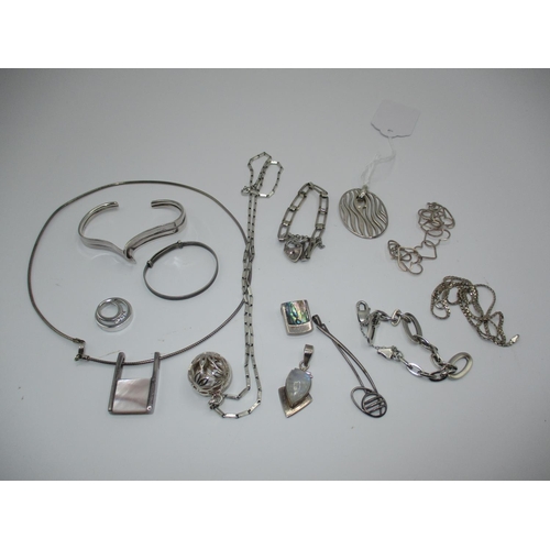 318 - Collection of Silver Jewellery