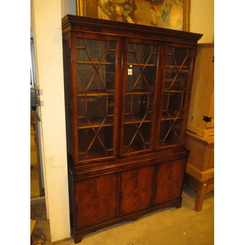 492 - Reproduction Mahogany Cabinet Bookcase, 121cm