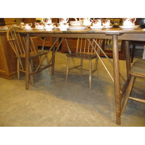 510 - Ercol Style Oval Dining Table with 4 Elbow Chairs, table 182x72cm