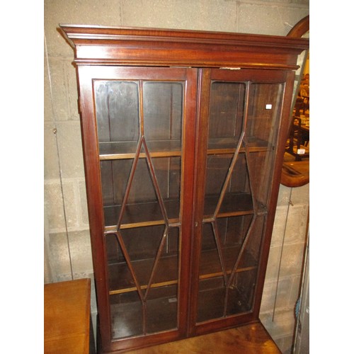 603 - 19th Century Mahogany Bookcase on Cabinet, 67cm