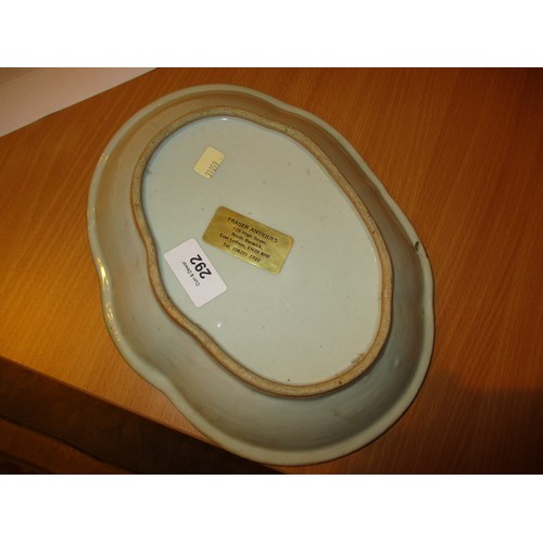 292 - 19th Century Canton Porcelain Shaped Oval Dish, 27x21cm