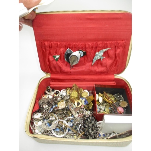 355A - Jewellery Case with Jewellery