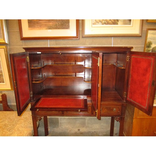 534 - Reproduction Mahogany Cocktail Cabinet, 109cm