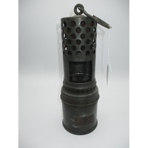 355 - The Wolf Radiator Lamp Reg No 707649