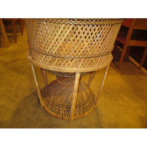 507 - Vintage Wicker Peacock Chair