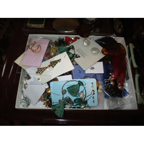 509 - Costume Jewellery, Watches, Sunglasses etc