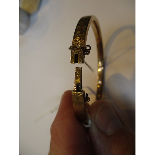 412 - Yellow Metal Bangle, 7.2g, with leather case
