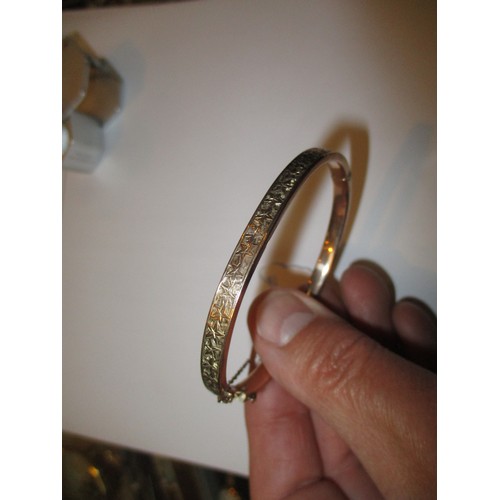 412 - Yellow Metal Bangle, 7.2g, with leather case