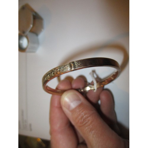 412 - Yellow Metal Bangle, 7.2g, with leather case