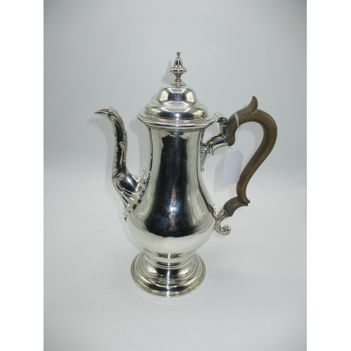418 - 18th Century Silver Coffee Pot, London 1760, Maker WC, 910g, 28cm h