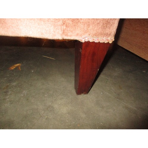 598 - Late Victorian Drop End Settee, one castor missing