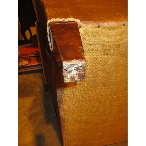 598 - Late Victorian Drop End Settee, one castor missing