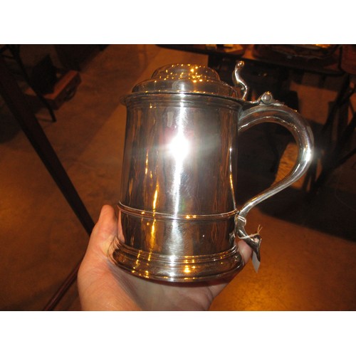 416 - 18th Century Silver Lidded Tankard, London 1733, Maker WD, 660g, 16cm h