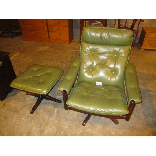 Soda Galvano 6270 Brattvag Green Leather Lounge Chair and Stool