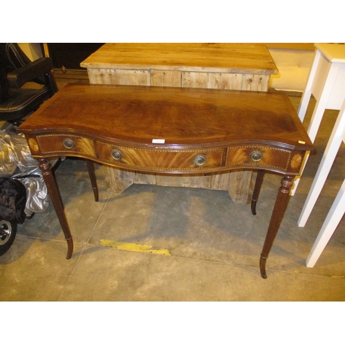 Reproduction Mahogany 3 Drawer Serpentine Front Hall Table, 100x48x74cm h