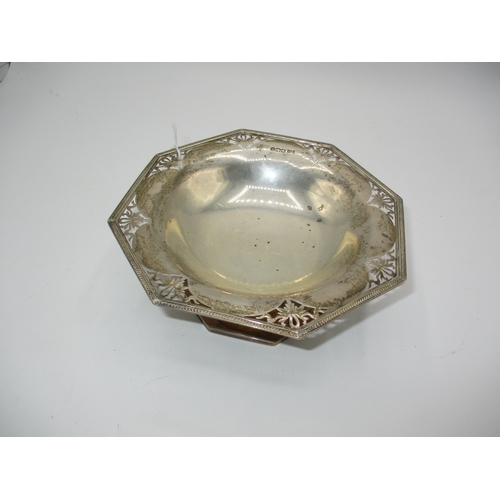 316 - Silver Pierced Border Bon Bon Dish, Sheffield 1916, by Walker & Hall, 220g